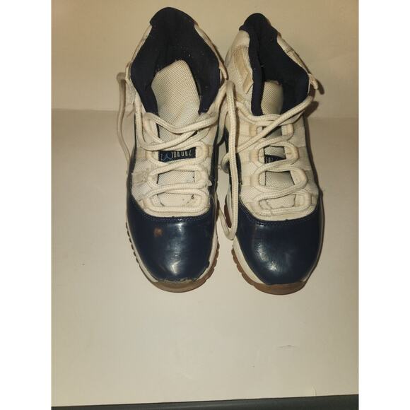 Size 8 - Jordan 11 Retro Win Like '82 2017 "378037-123" - Picture 3 of 9